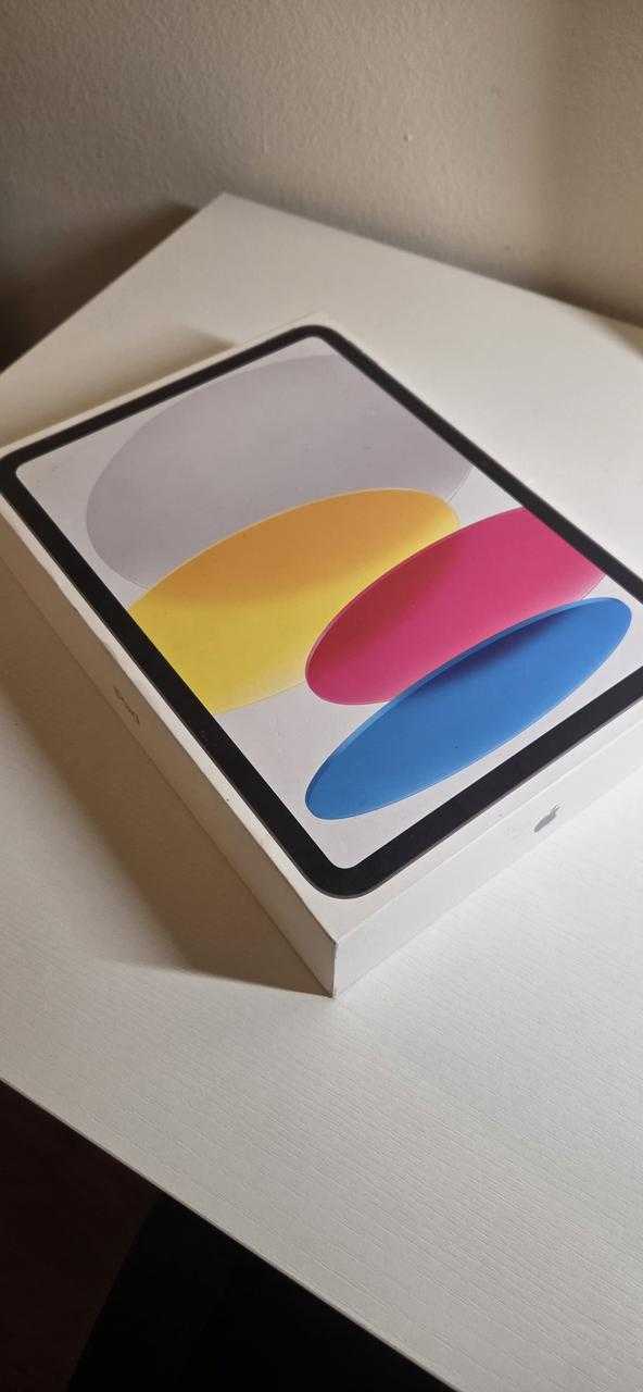 Apple iPad 11-inch: SILVER 