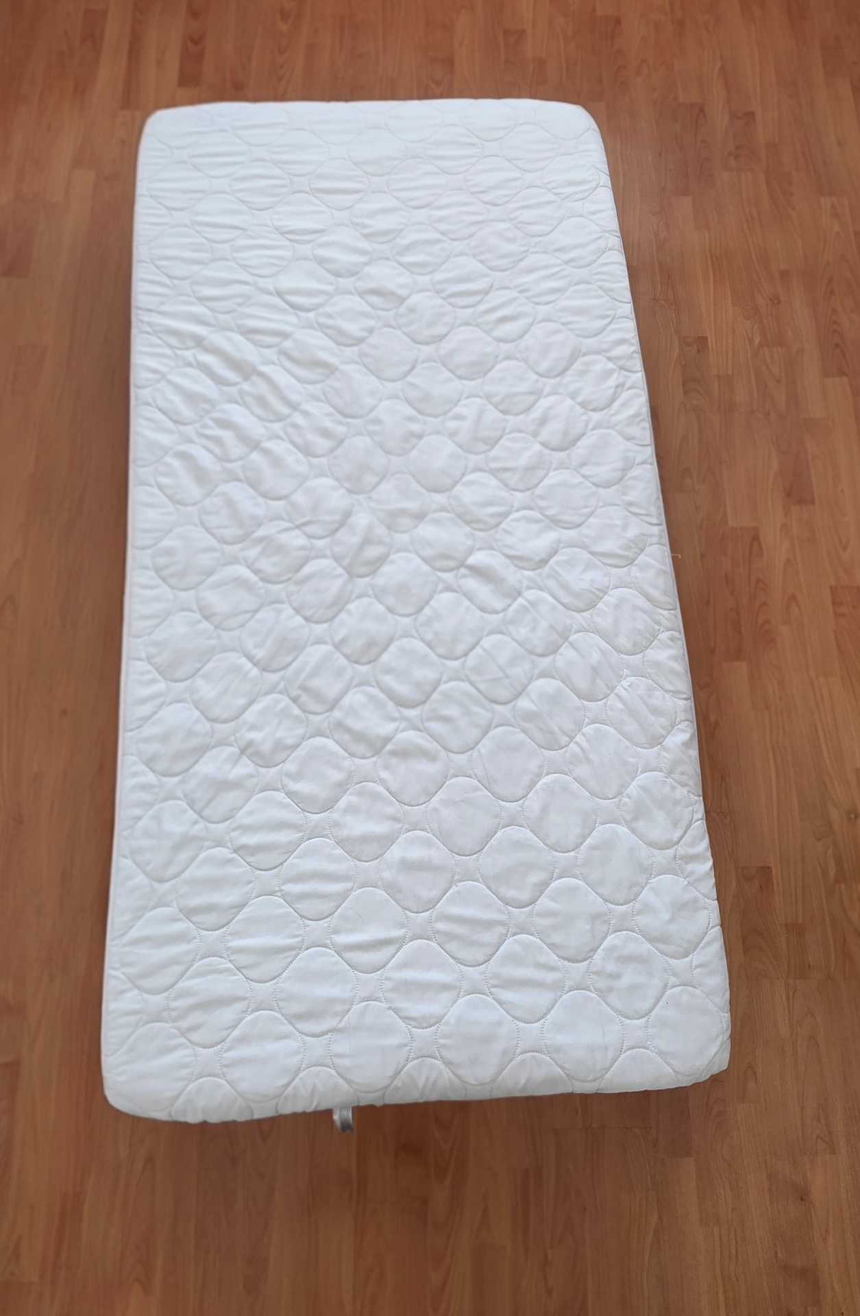 Twin Memory Foam Mattress – Clean & Comfortable