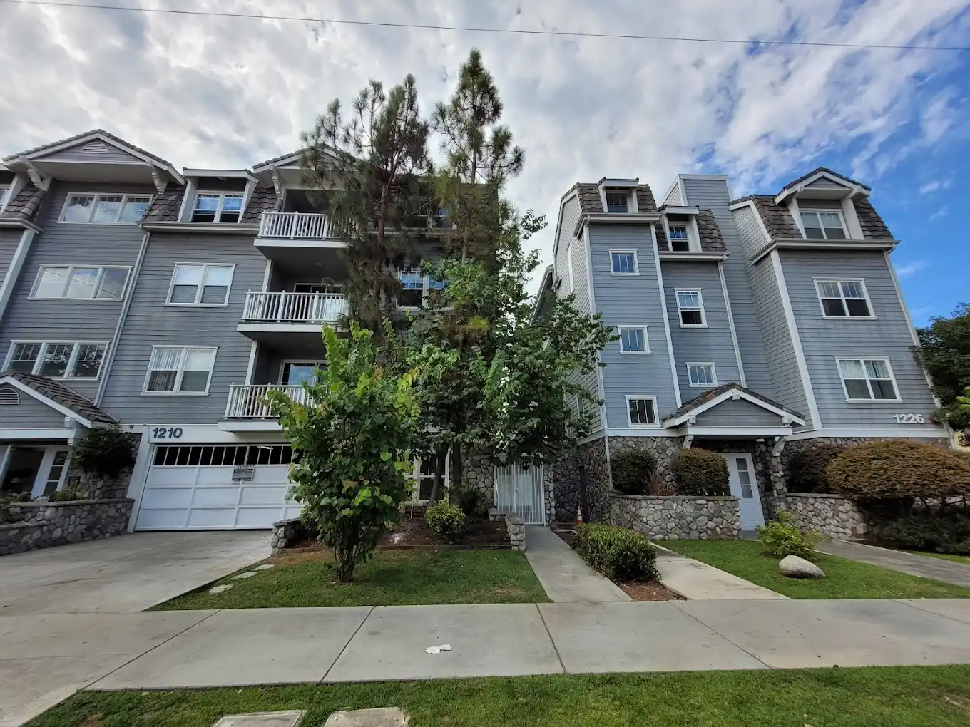 🏠 SPRING 2026 LEASE 🏠